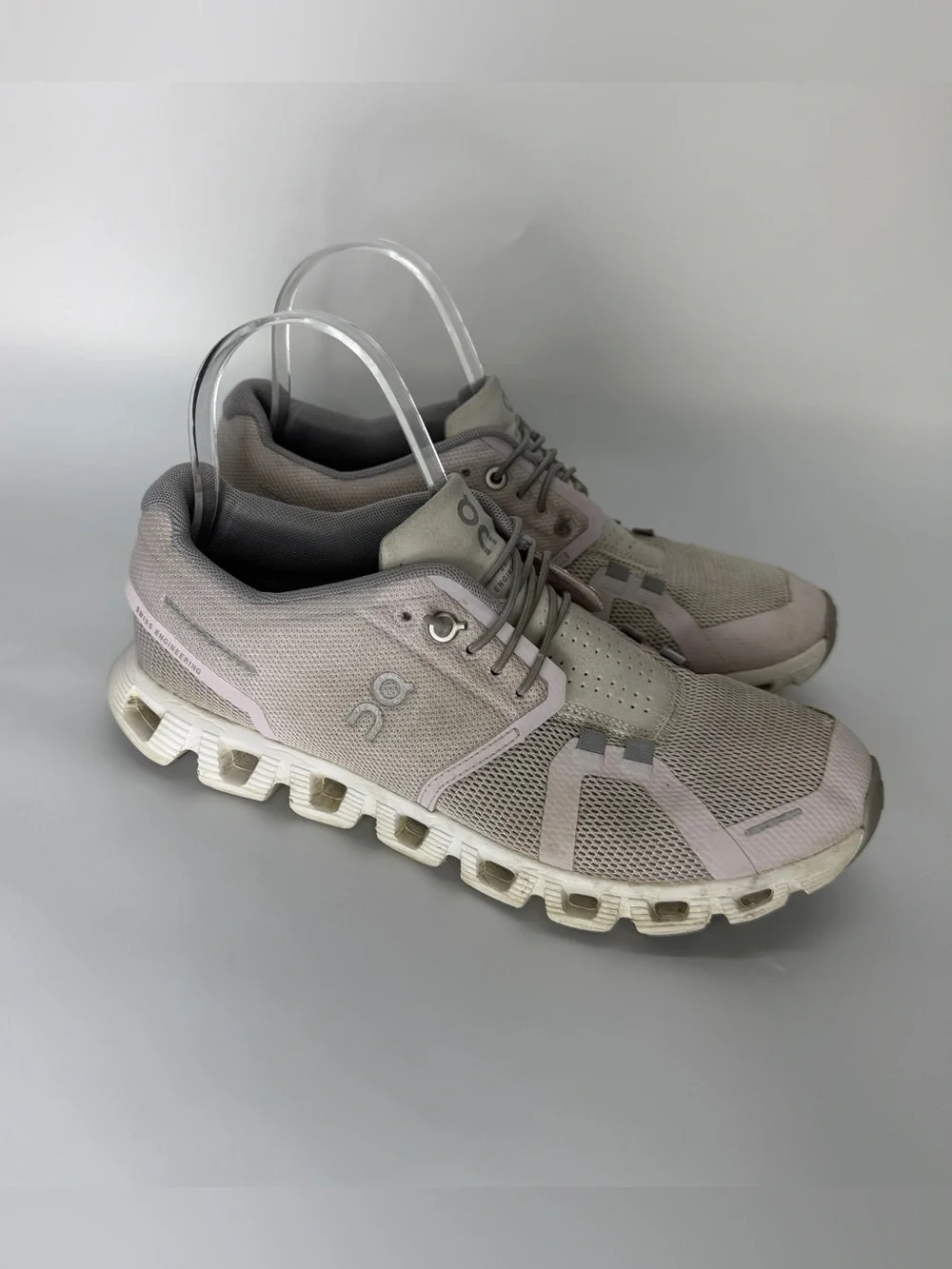 On Cloud 5 Lily/Frost Women’s Size 8 Lace-Up Low Top Mesh Athletic Sneakers